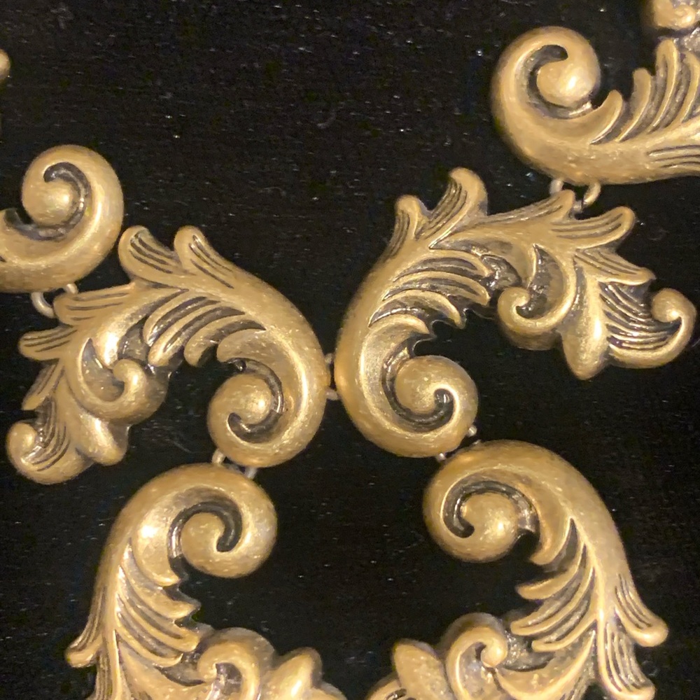 Statement Necklace - Picture 5 of 6